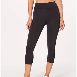 Lululemon In Movement Crop size 8 blk